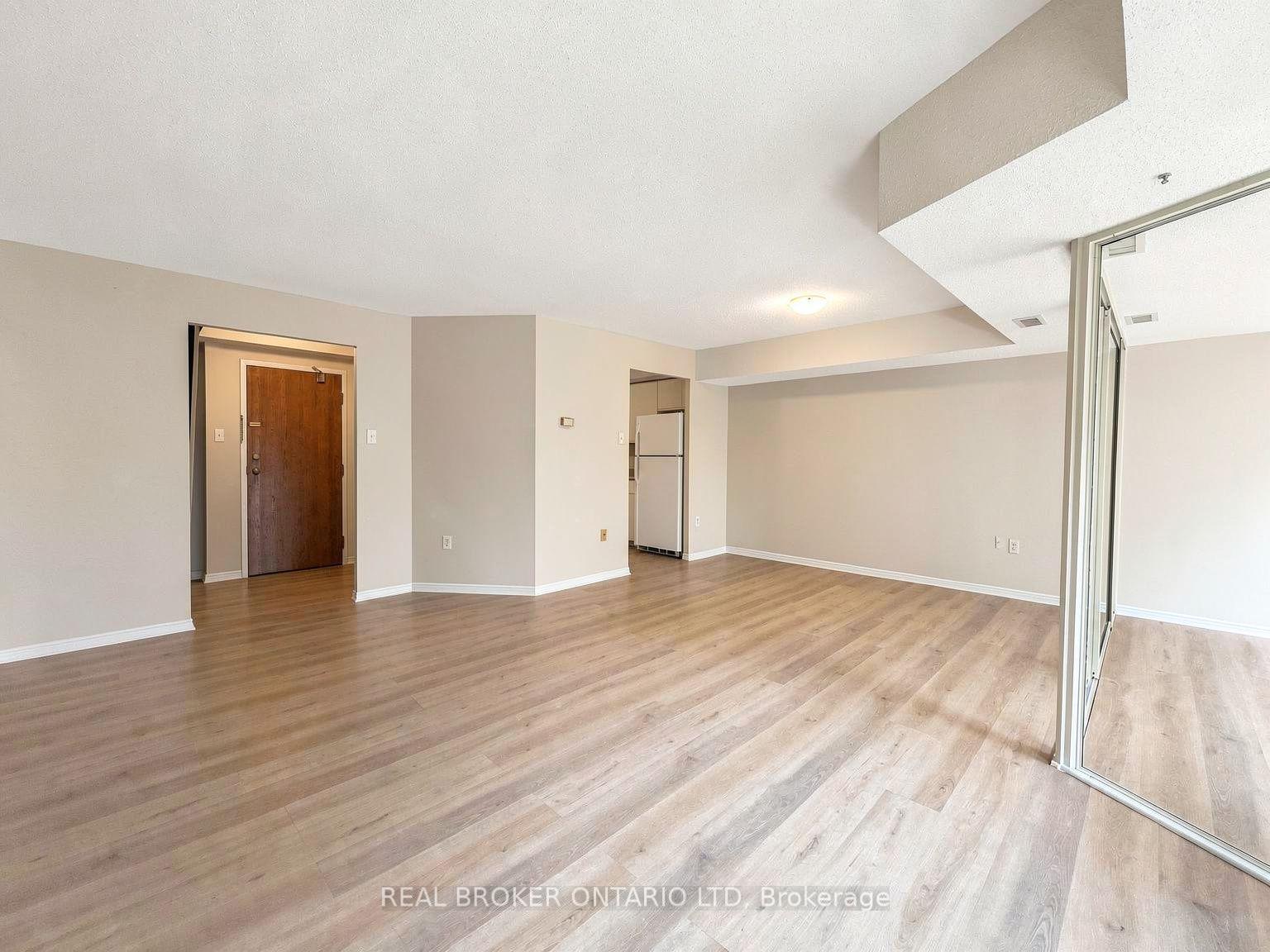 Photo 3 of Unit 315, 521 Riverside Drive, London, North P — HOMEH