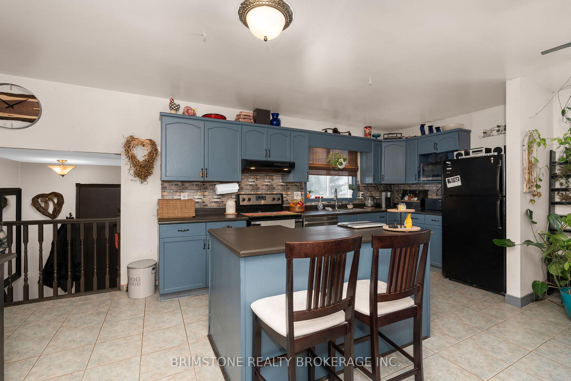 Photo 5 of 220 Morgan Road, Wasaga Beach — HOMEH