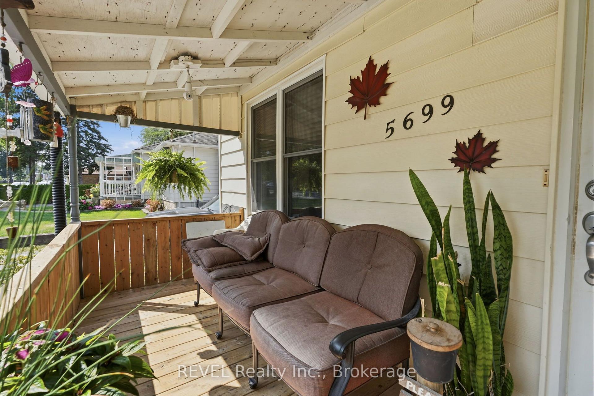 Photo 2 of 5699 Montrose Road, Niagara Falls, Ascot — HOMEH