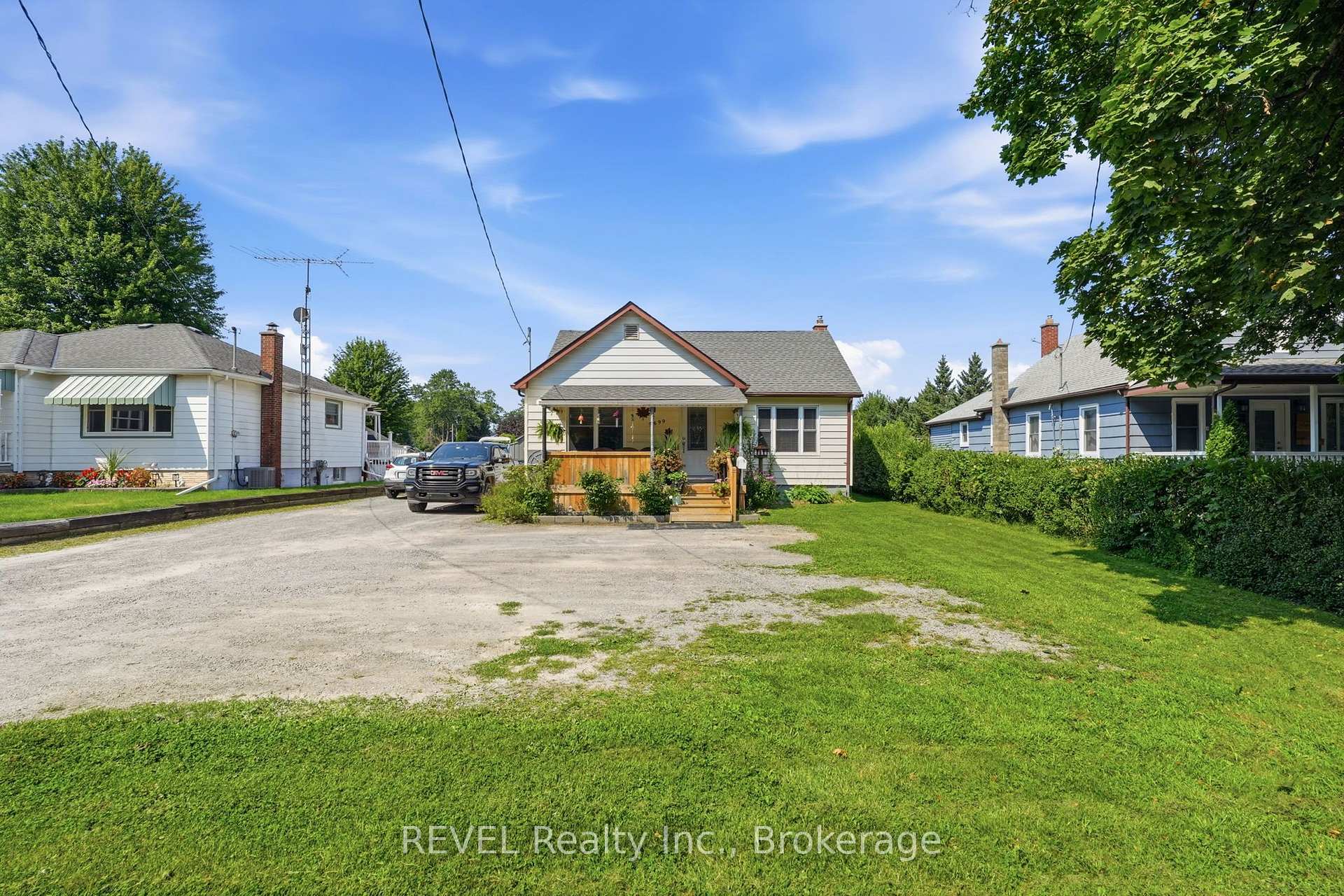 Photo 3 of 5699 Montrose Road, Niagara Falls, Ascot — HOMEH