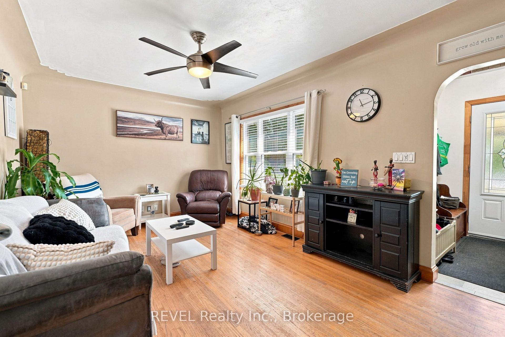 Photo 8 of 5699 Montrose Road, Niagara Falls, Ascot — HOMEH