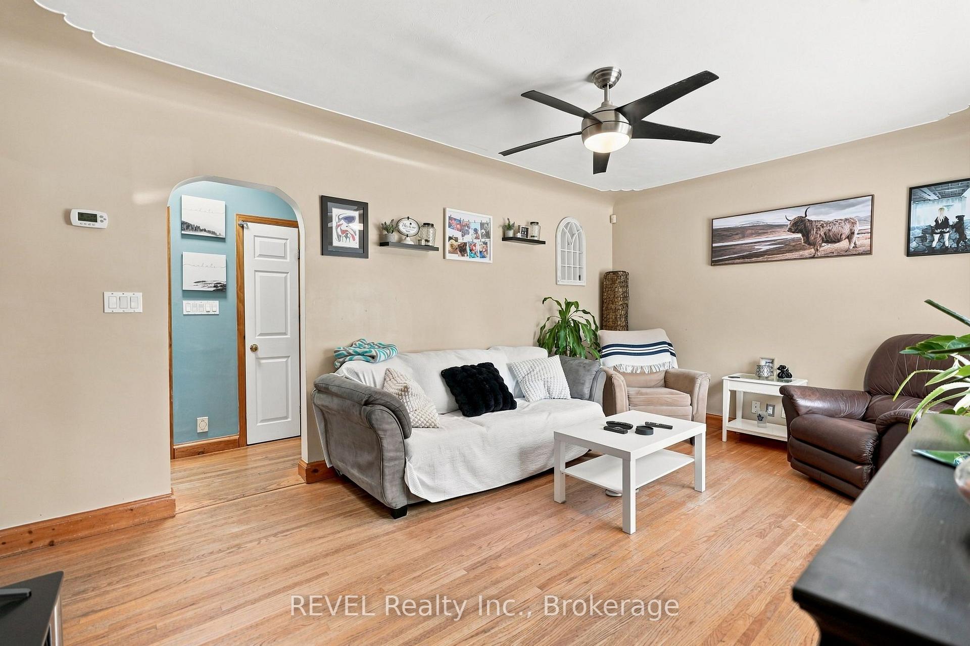 Photo 9 of 5699 Montrose Road, Niagara Falls, Ascot — HOMEH