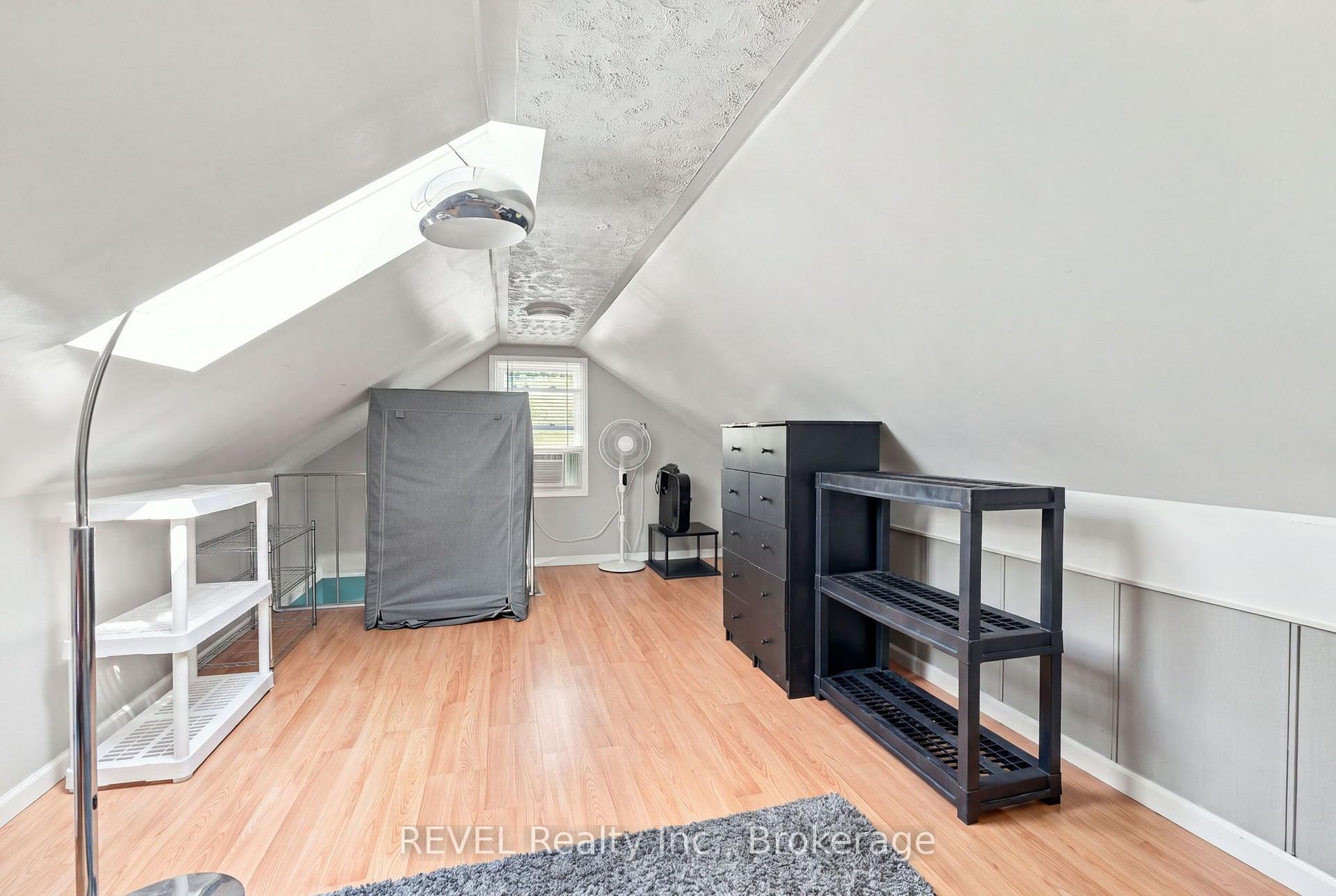 Photo 13 of 5699 Montrose Road, Niagara Falls, Ascot — HOMEH