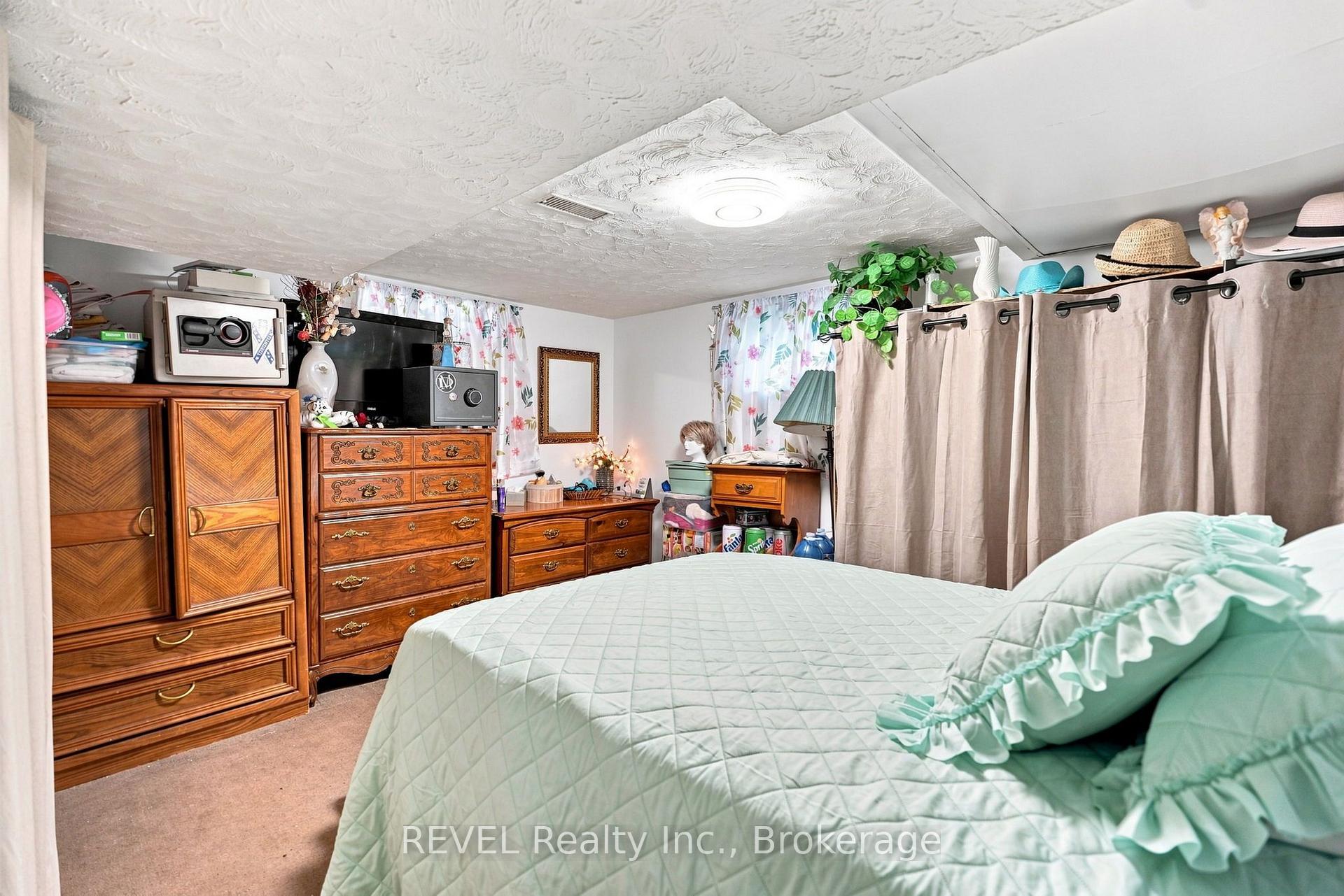 Photo 19 of 5699 Montrose Road, Niagara Falls, Ascot — HOMEH