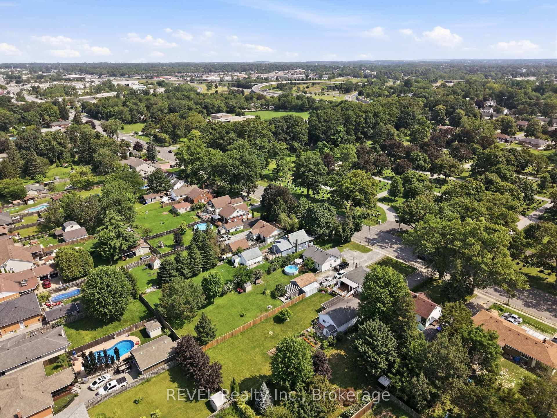 Photo 43 of 5699 Montrose Road, Niagara Falls, Ascot — HOMEH