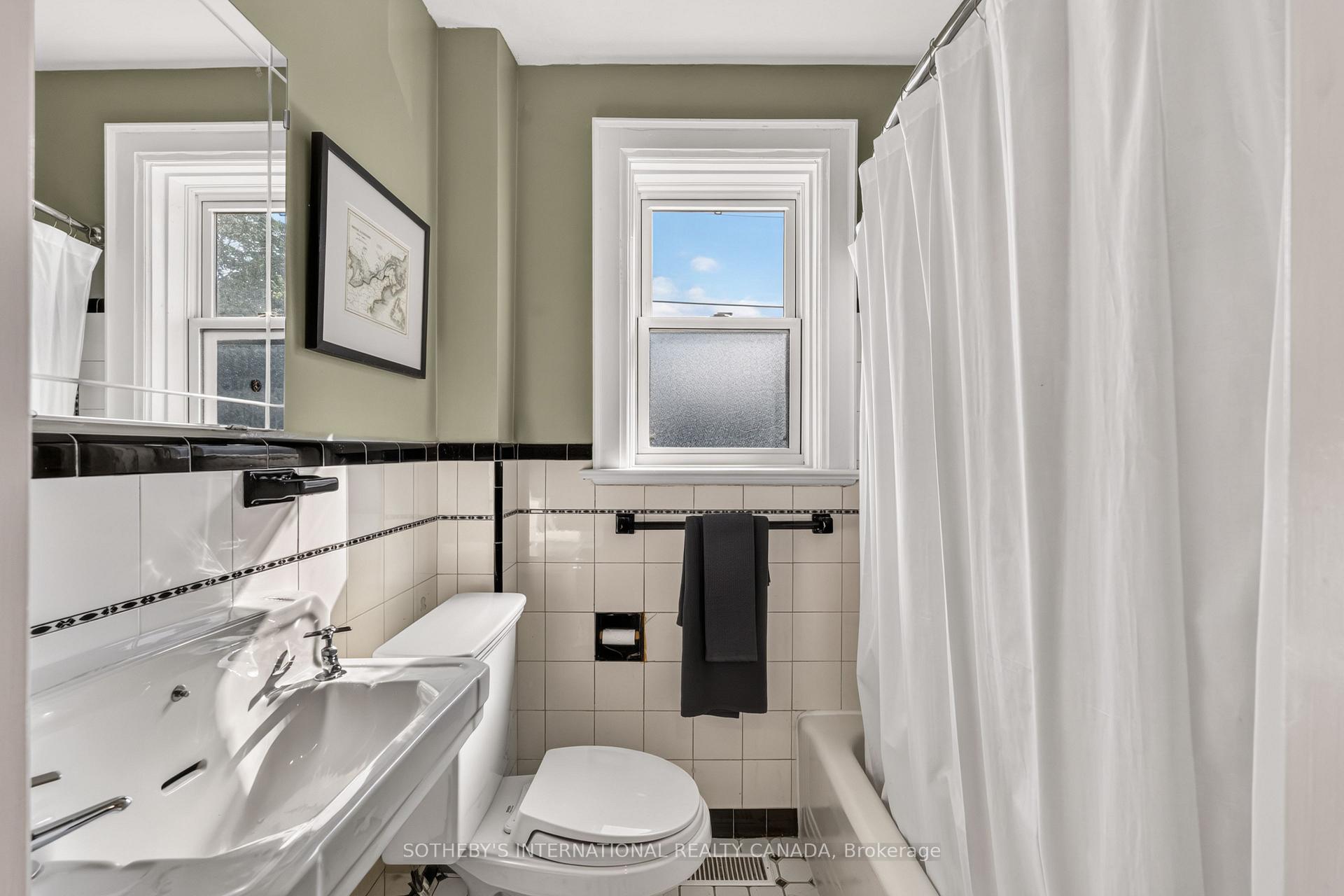 Photo 13 of 2 Randolph Road, Toronto, Leaside — HOMEH