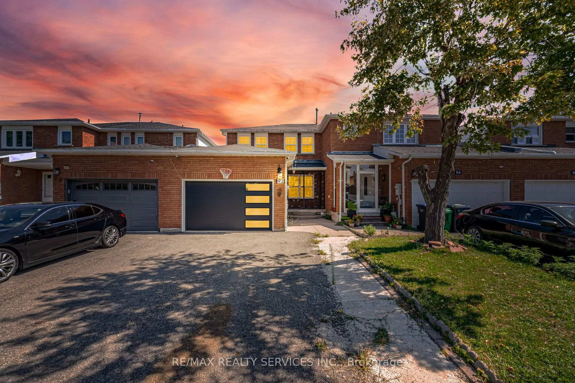 Photo 1 of 92 Tulip Drive, Brampton, Fletcher's Creek South — HOMEH