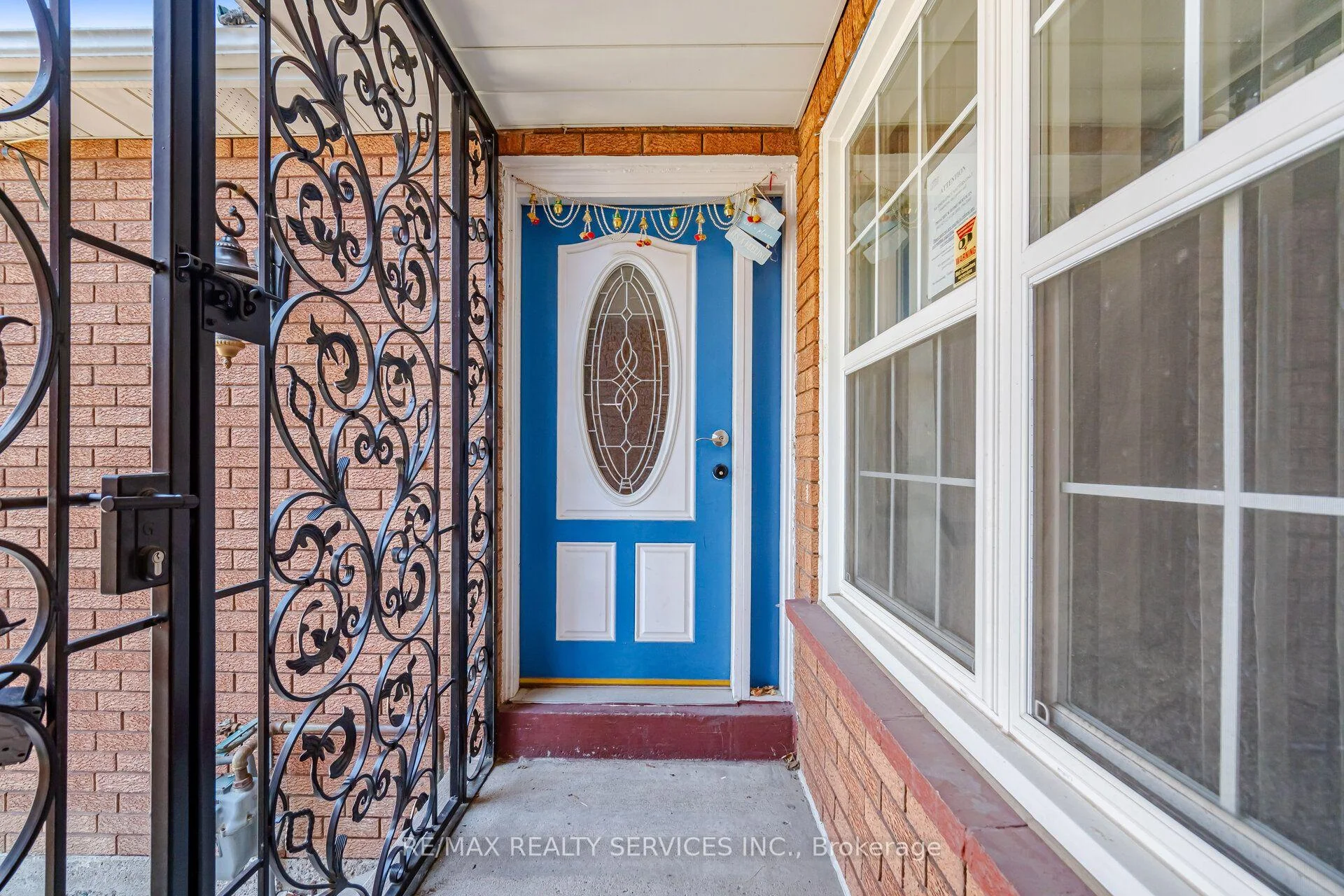 Photo 8 of 92 Tulip Drive, Brampton, Fletcher's Creek South — HOMEH