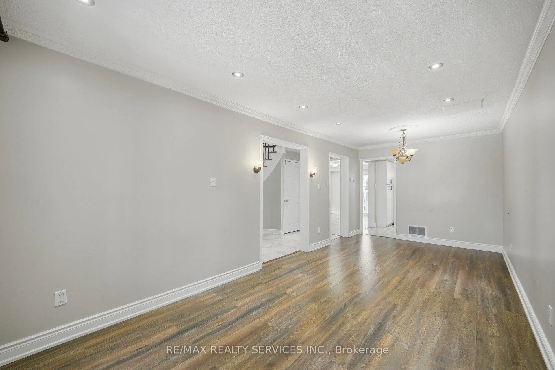 Photo 14 of 92 Tulip Drive, Brampton, Fletcher's Creek South — HOMEH