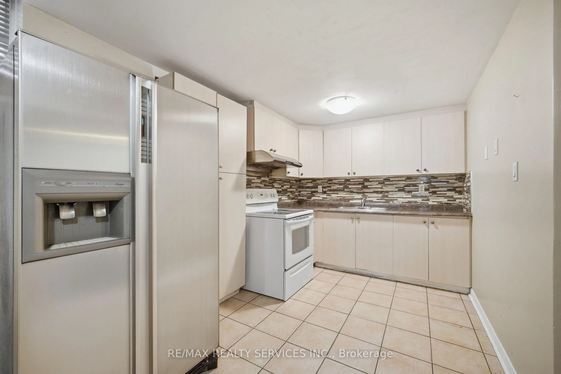 Photo 42 of 92 Tulip Drive, Brampton, Fletcher's Creek South — HOMEH