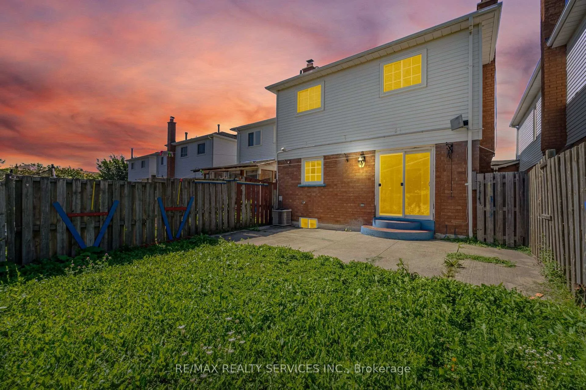 Photo 51 of 92 Tulip Drive, Brampton, Fletcher's Creek South — HOMEH