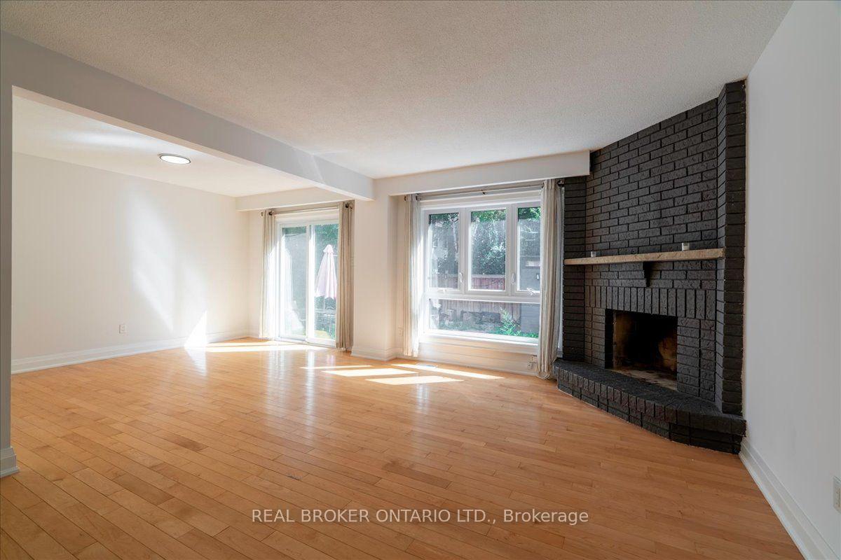Photo 4 of 23 Haven Hill Square, Scarborough, Agincourt North — HOMEH