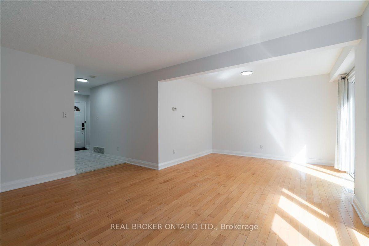 Photo 5 of 23 Haven Hill Square, Scarborough, Agincourt North — HOMEH