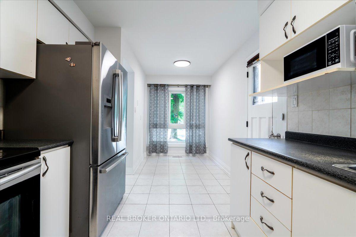 Photo 9 of 23 Haven Hill Square, Scarborough, Agincourt North — HOMEH