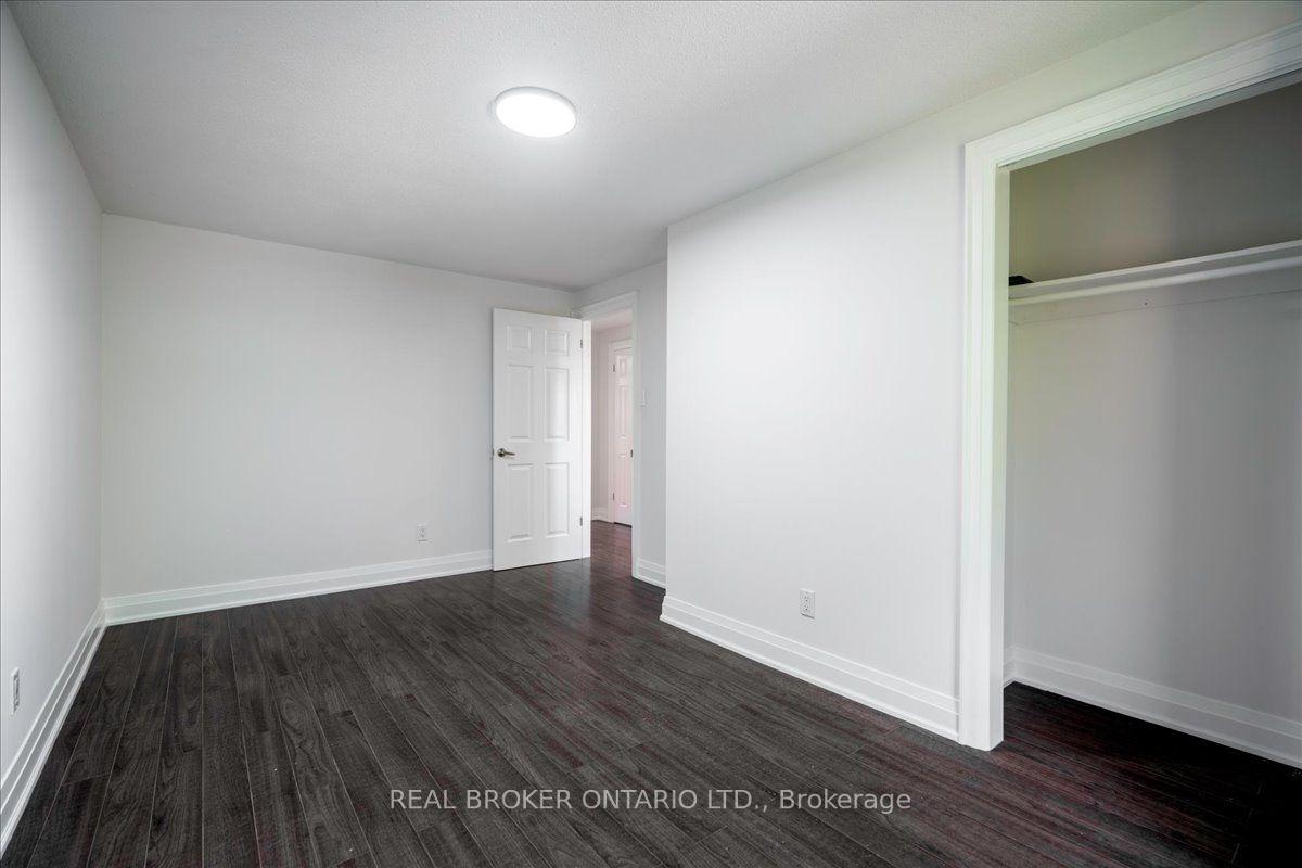 Photo 17 of 23 Haven Hill Square, Scarborough, Agincourt North — HOMEH
