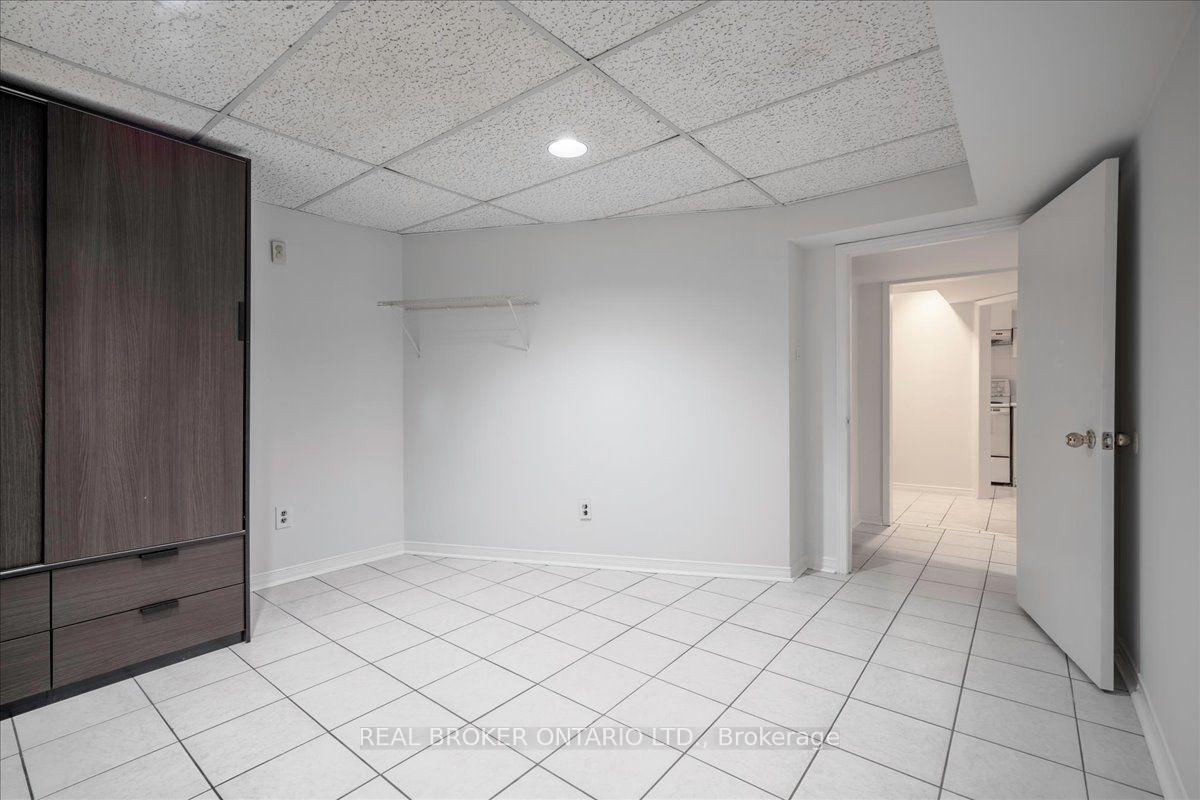 Photo 21 of 23 Haven Hill Square, Scarborough, Agincourt North — HOMEH