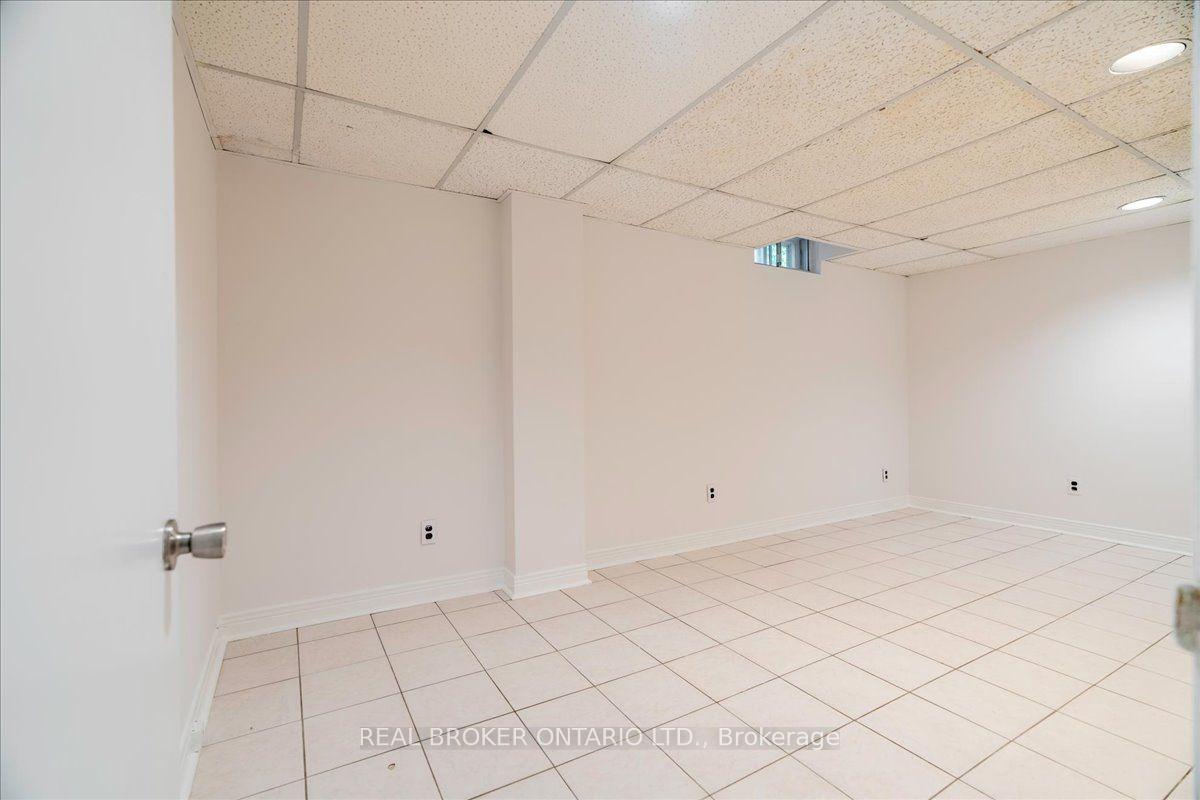 Photo 22 of 23 Haven Hill Square, Scarborough, Agincourt North — HOMEH