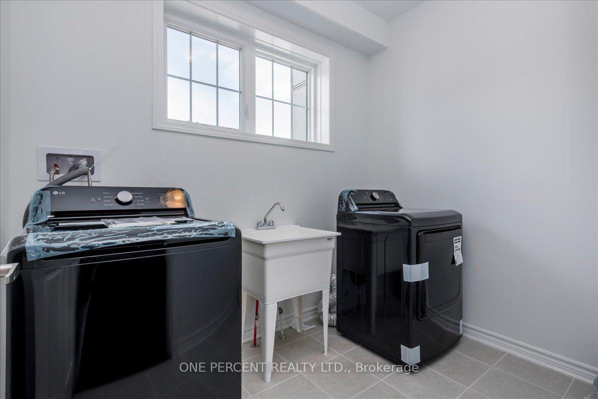 Photo 18 of 16 Pearen Lane, Barrie, Rural Barrie Southwest — HOMEH