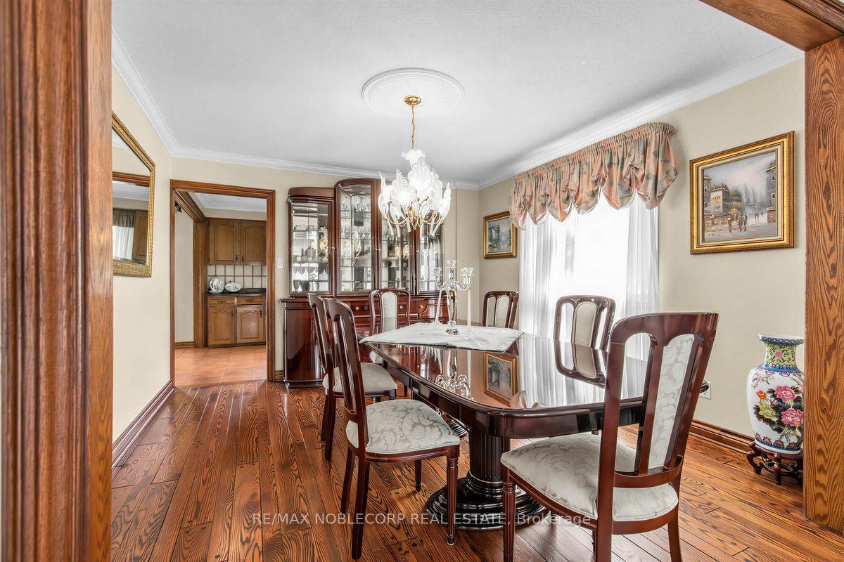 Photo 9 of 256 Airdrie Drive, Vaughan, East Woodbridge — HOMEH