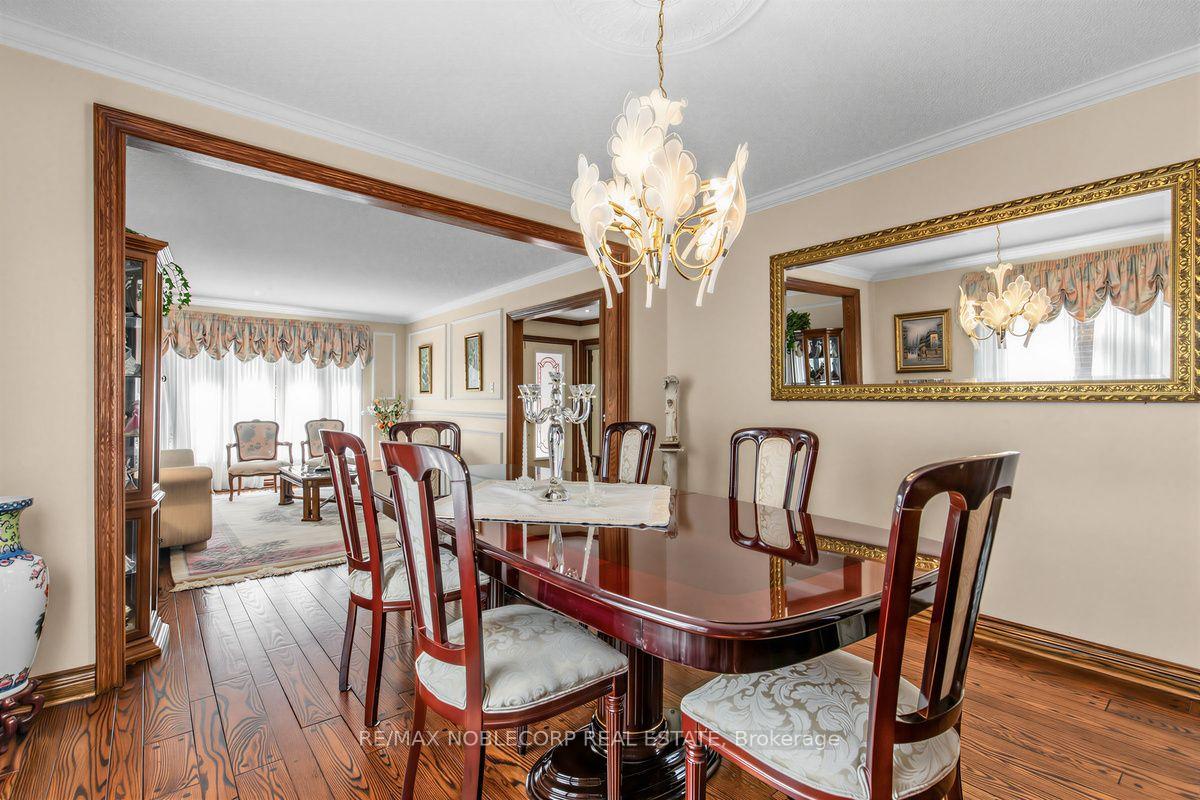 Photo 11 of 256 Airdrie Drive, Vaughan, East Woodbridge — HOMEH