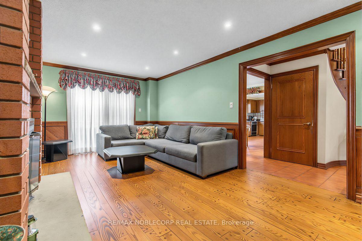 Photo 20 of 256 Airdrie Drive, Vaughan, East Woodbridge — HOMEH