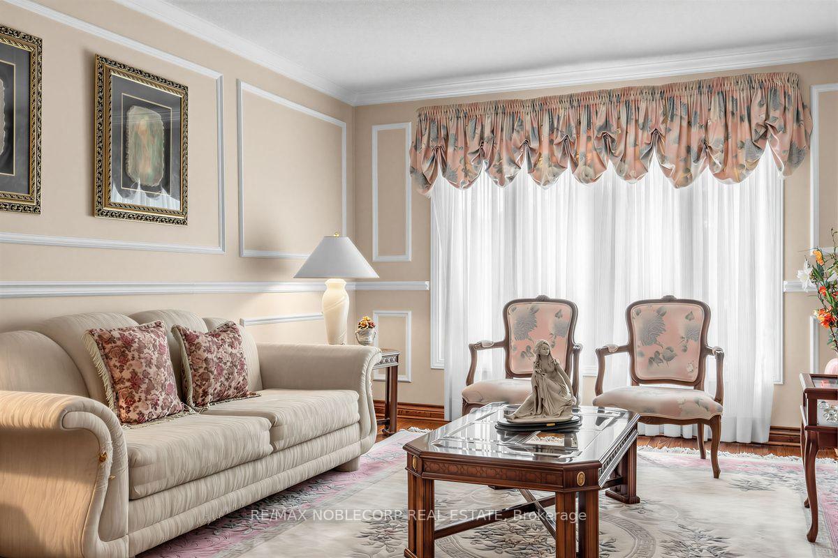 Photo 23 of 256 Airdrie Drive, Vaughan, East Woodbridge — HOMEH