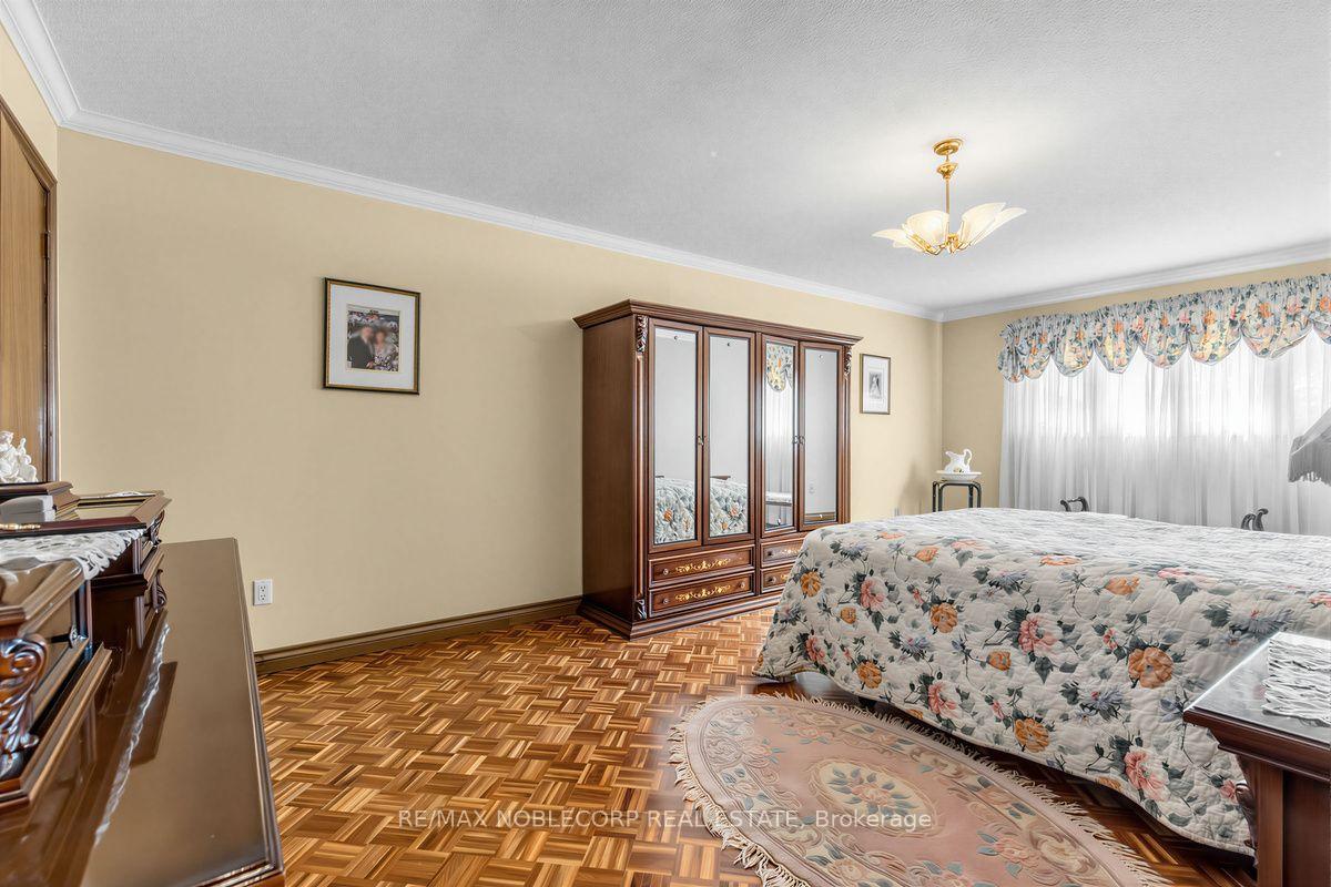 Photo 26 of 256 Airdrie Drive, Vaughan, East Woodbridge — HOMEH