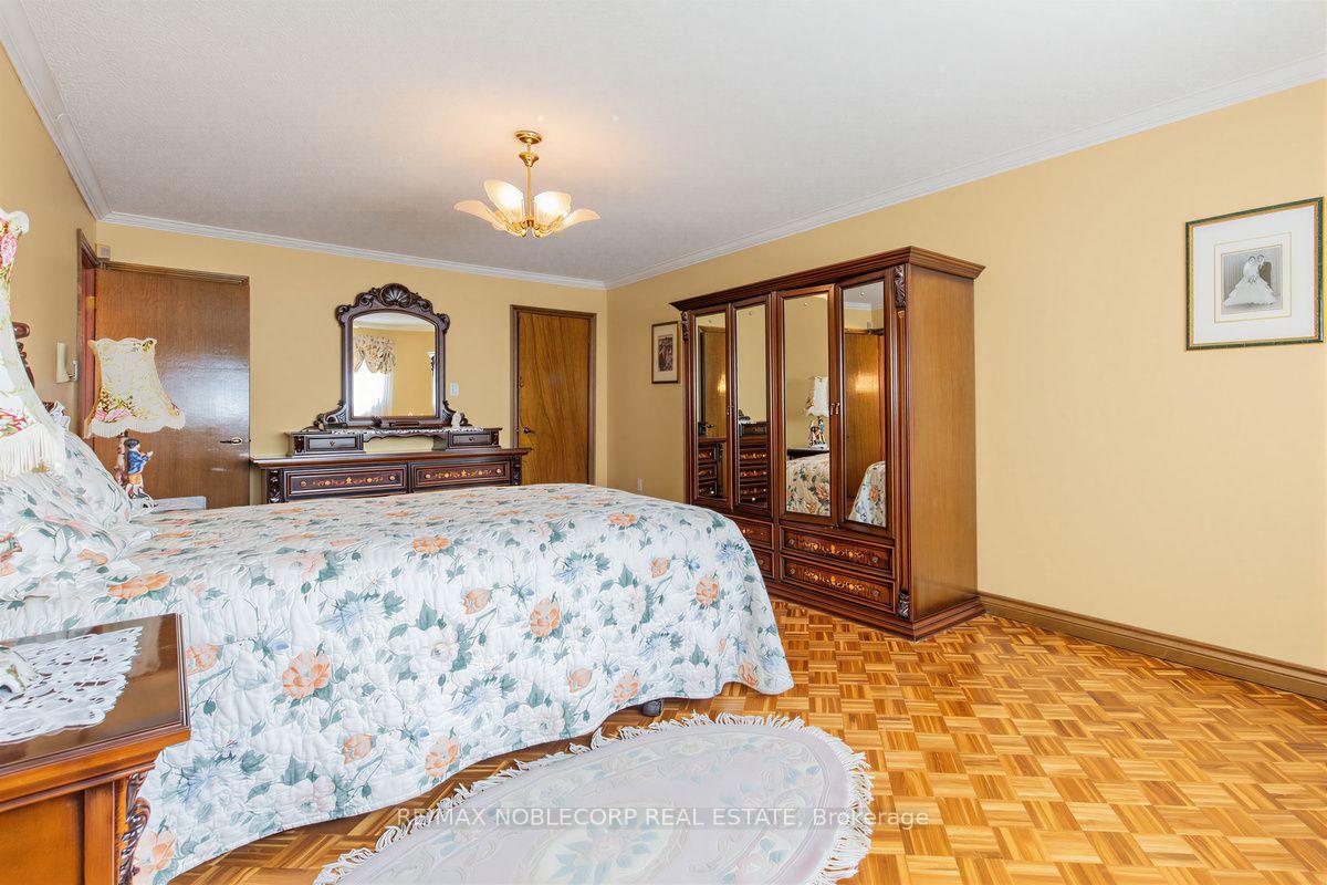 Photo 27 of 256 Airdrie Drive, Vaughan, East Woodbridge — HOMEH