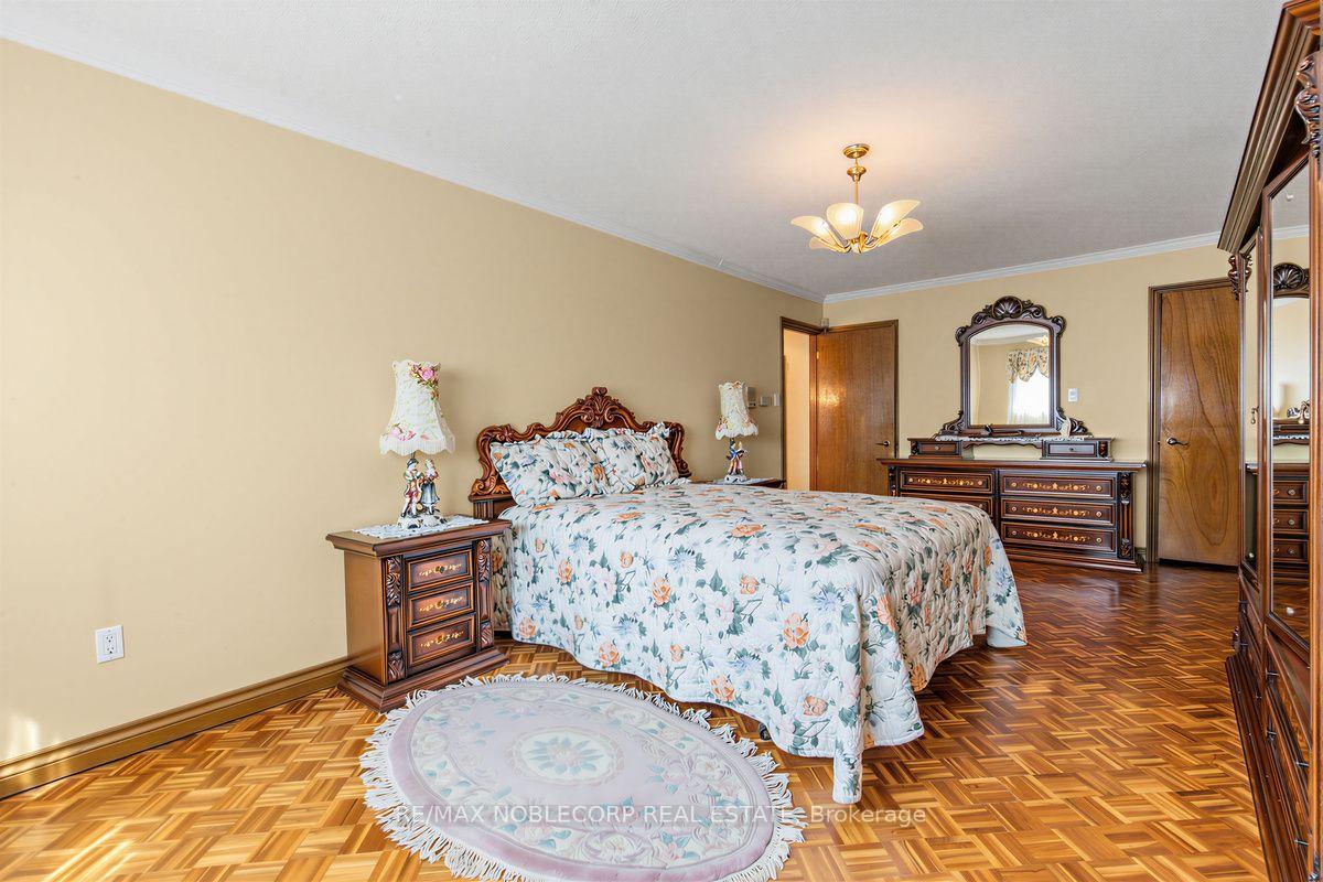 Photo 28 of 256 Airdrie Drive, Vaughan, East Woodbridge — HOMEH