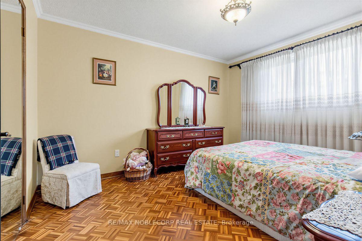 Photo 34 of 256 Airdrie Drive, Vaughan, East Woodbridge — HOMEH