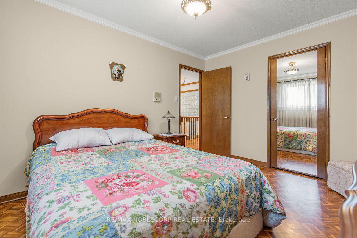 Photo 35 of 256 Airdrie Drive, Vaughan, East Woodbridge — HOMEH
