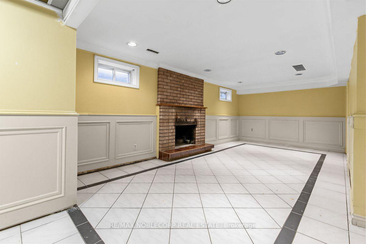 Photo 37 of 256 Airdrie Drive, Vaughan, East Woodbridge — HOMEH