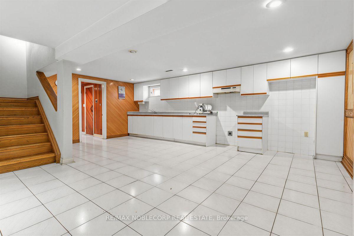 Photo 41 of 256 Airdrie Drive, Vaughan, East Woodbridge — HOMEH