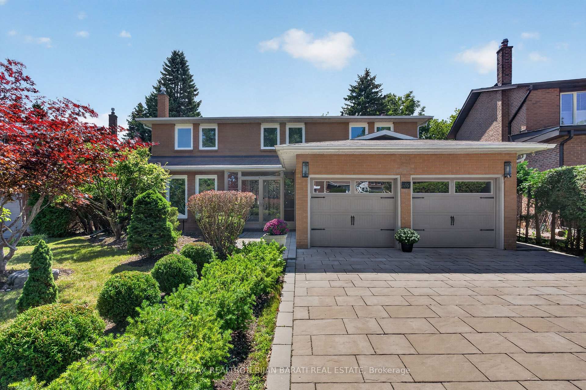 Photo 2 of 26 Saddletree Drive, North York, Bayview Woods-Steeles — HOMEH