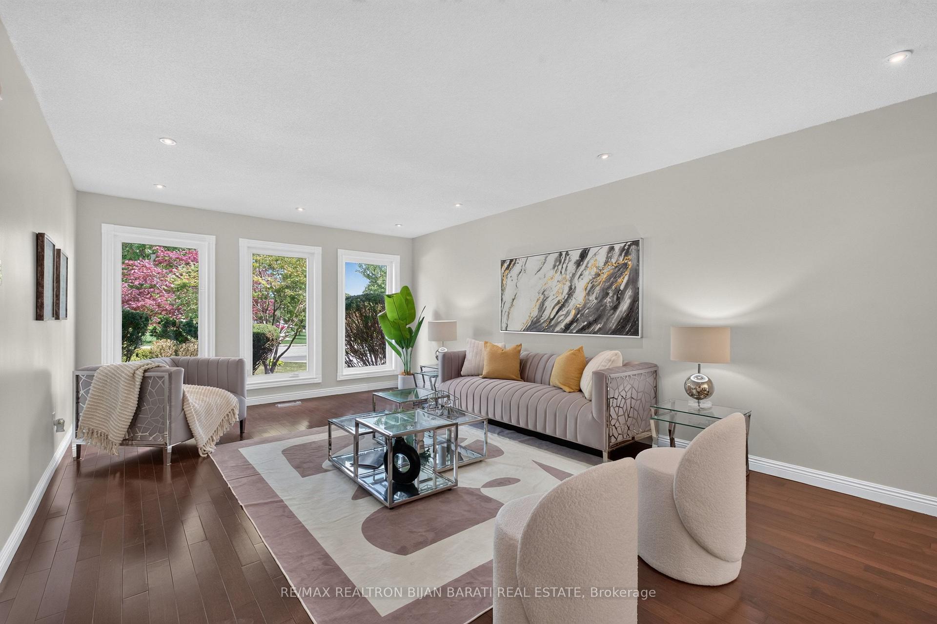 Photo 5 of 26 Saddletree Drive, North York, Bayview Woods-Steeles — HOMEH