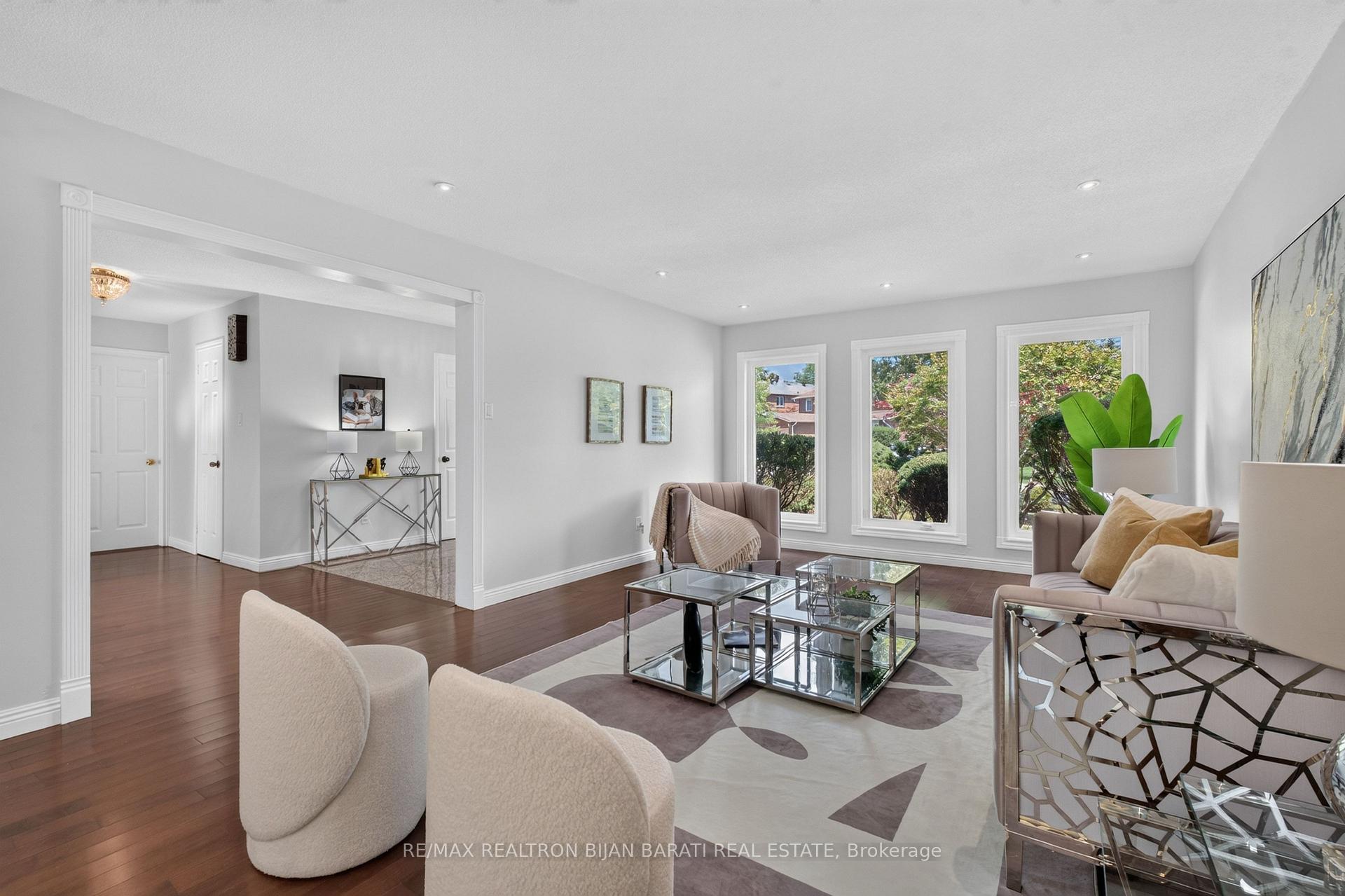 Photo 6 of 26 Saddletree Drive, North York, Bayview Woods-Steeles — HOMEH