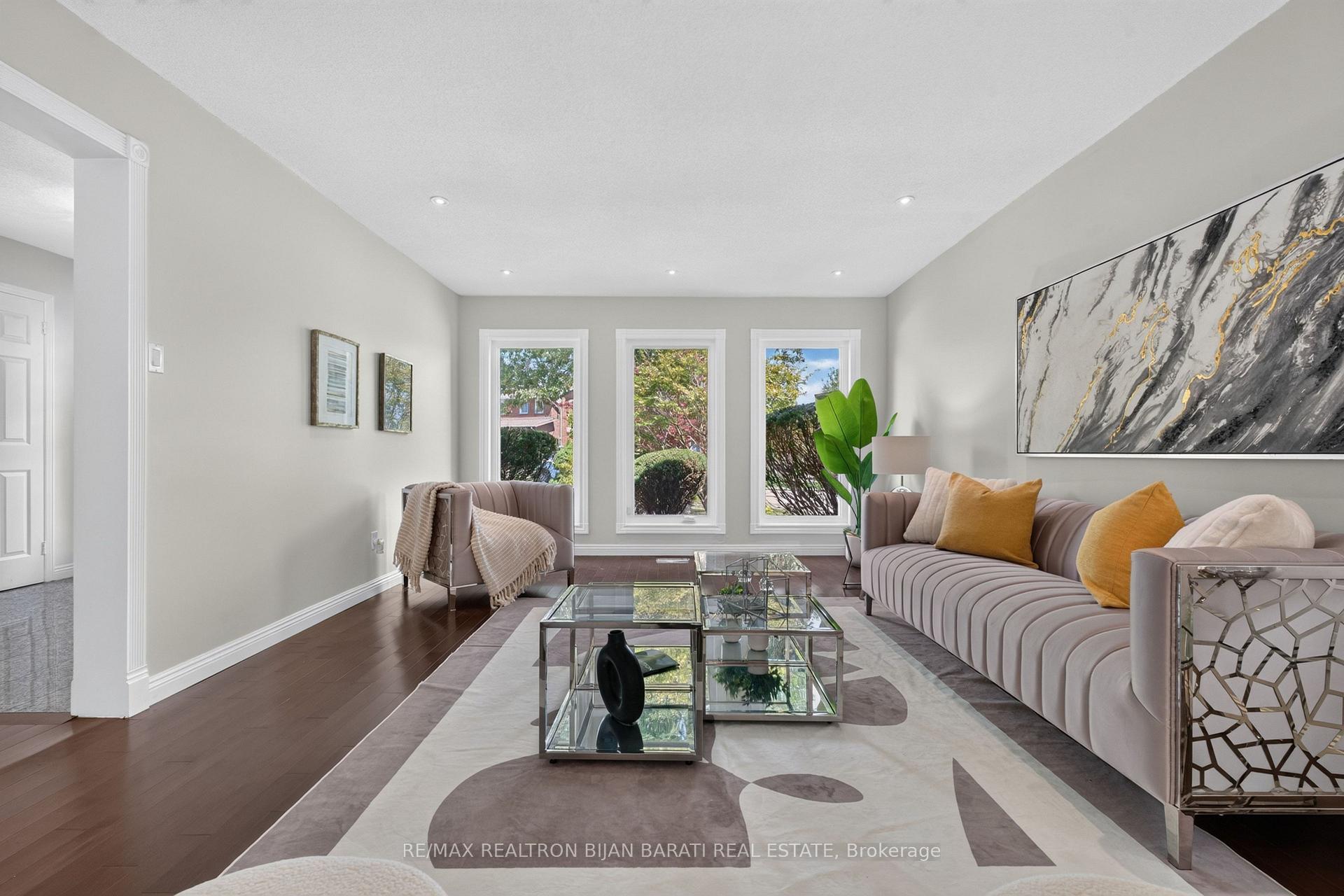 Photo 7 of 26 Saddletree Drive, North York, Bayview Woods-Steeles — HOMEH