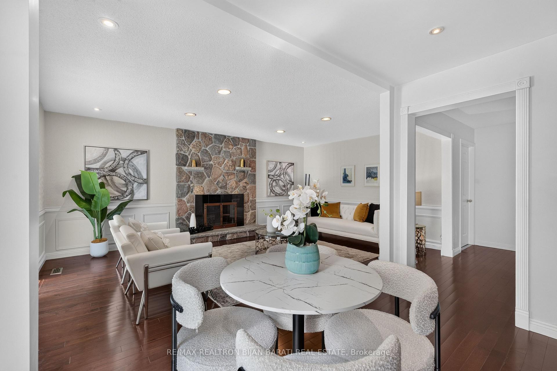 Photo 16 of 26 Saddletree Drive, North York, Bayview Woods-Steeles — HOMEH
