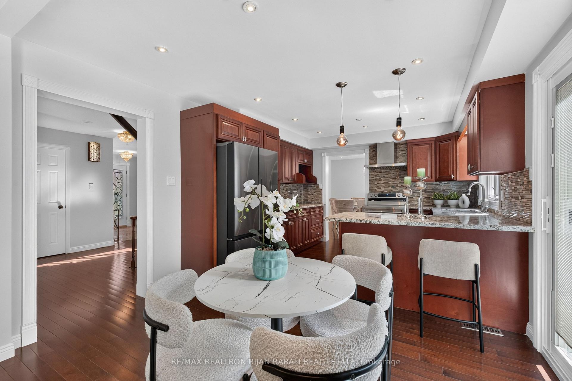 Photo 17 of 26 Saddletree Drive, North York, Bayview Woods-Steeles — HOMEH