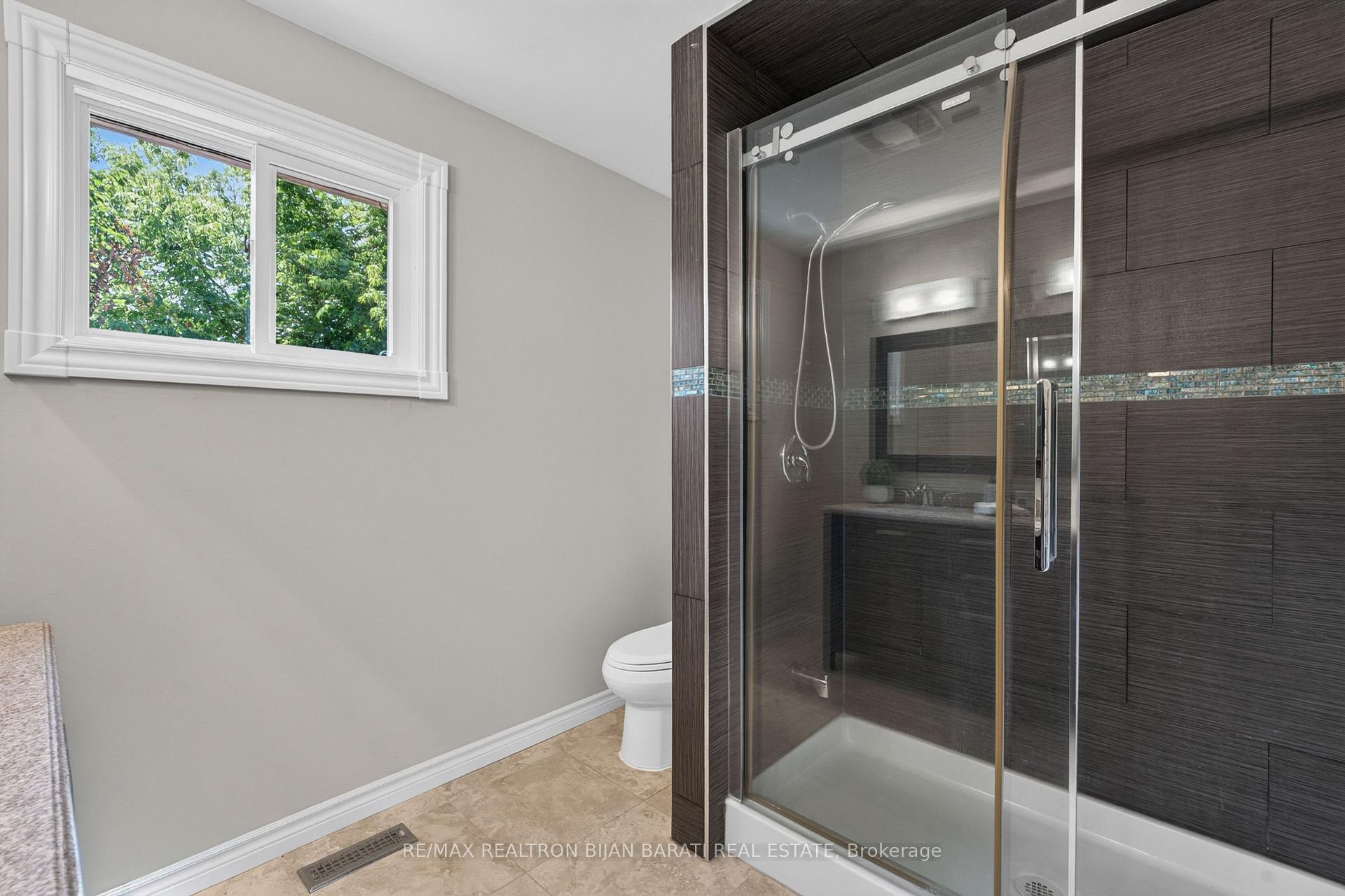 Photo 37 of 26 Saddletree Drive, North York, Bayview Woods-Steeles — HOMEH