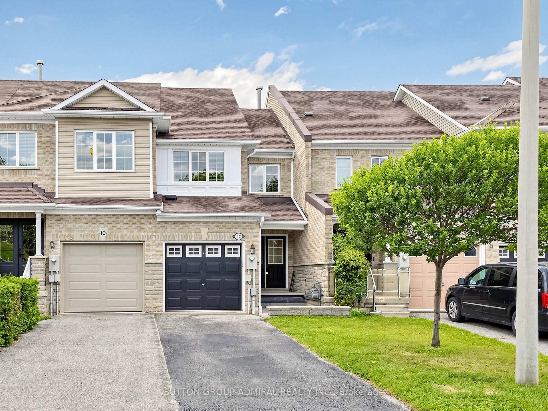 Photo 2 of 12 Elderbrook Crescent, Vaughan, Patterson — HOMEH