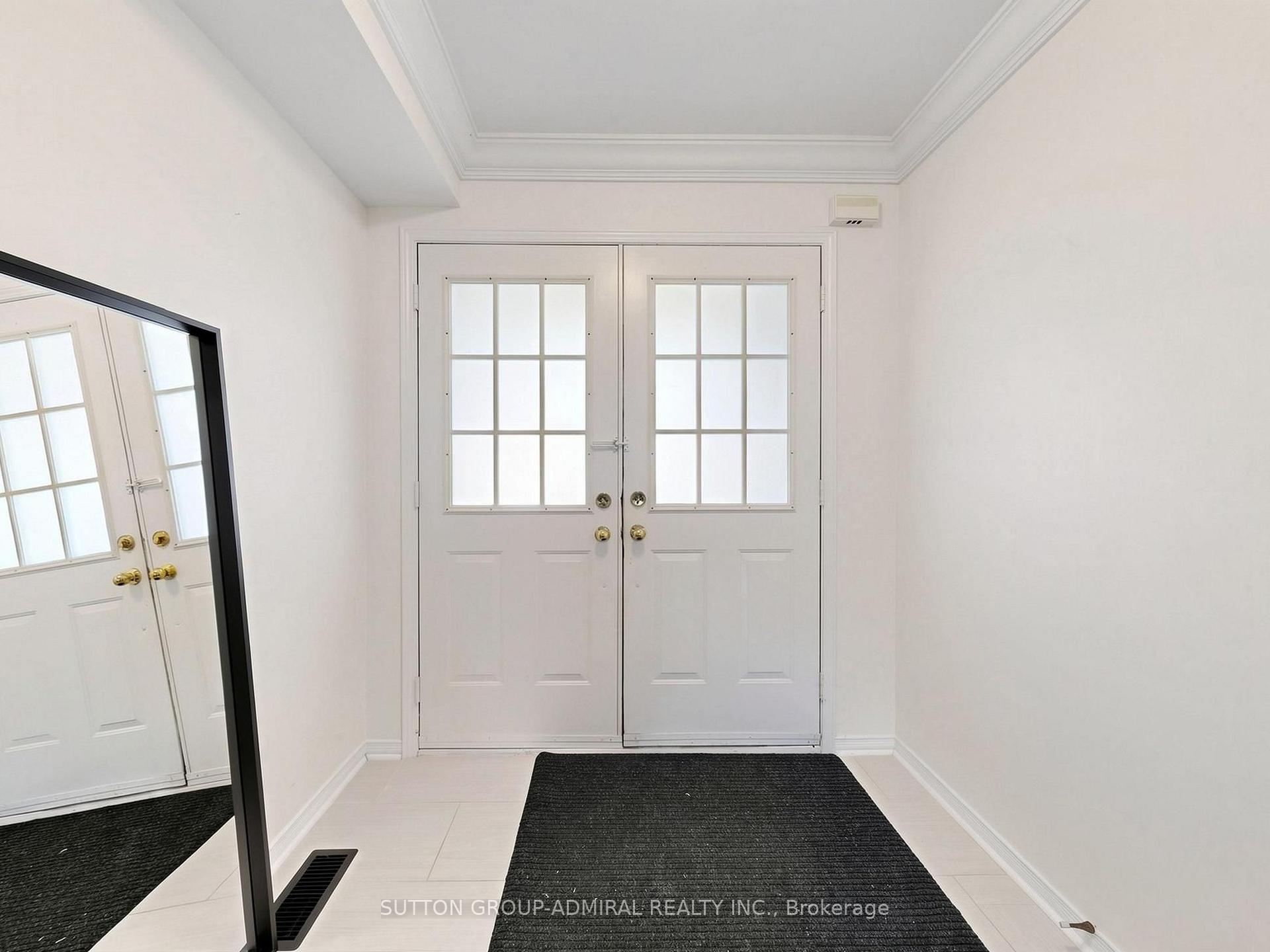 Photo 4 of 12 Elderbrook Crescent, Vaughan, Patterson — HOMEH