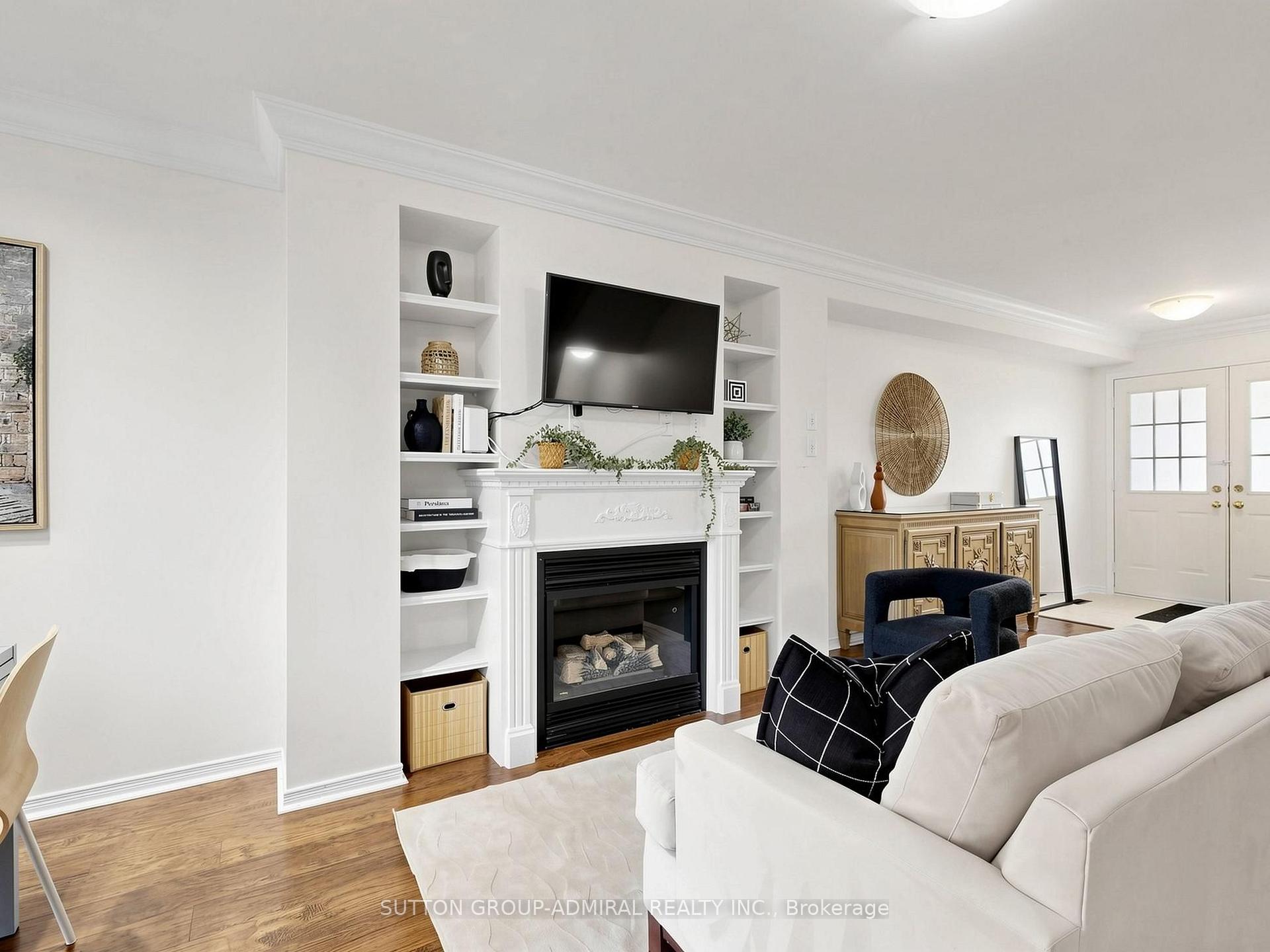 Photo 5 of 12 Elderbrook Crescent, Vaughan, Patterson — HOMEH