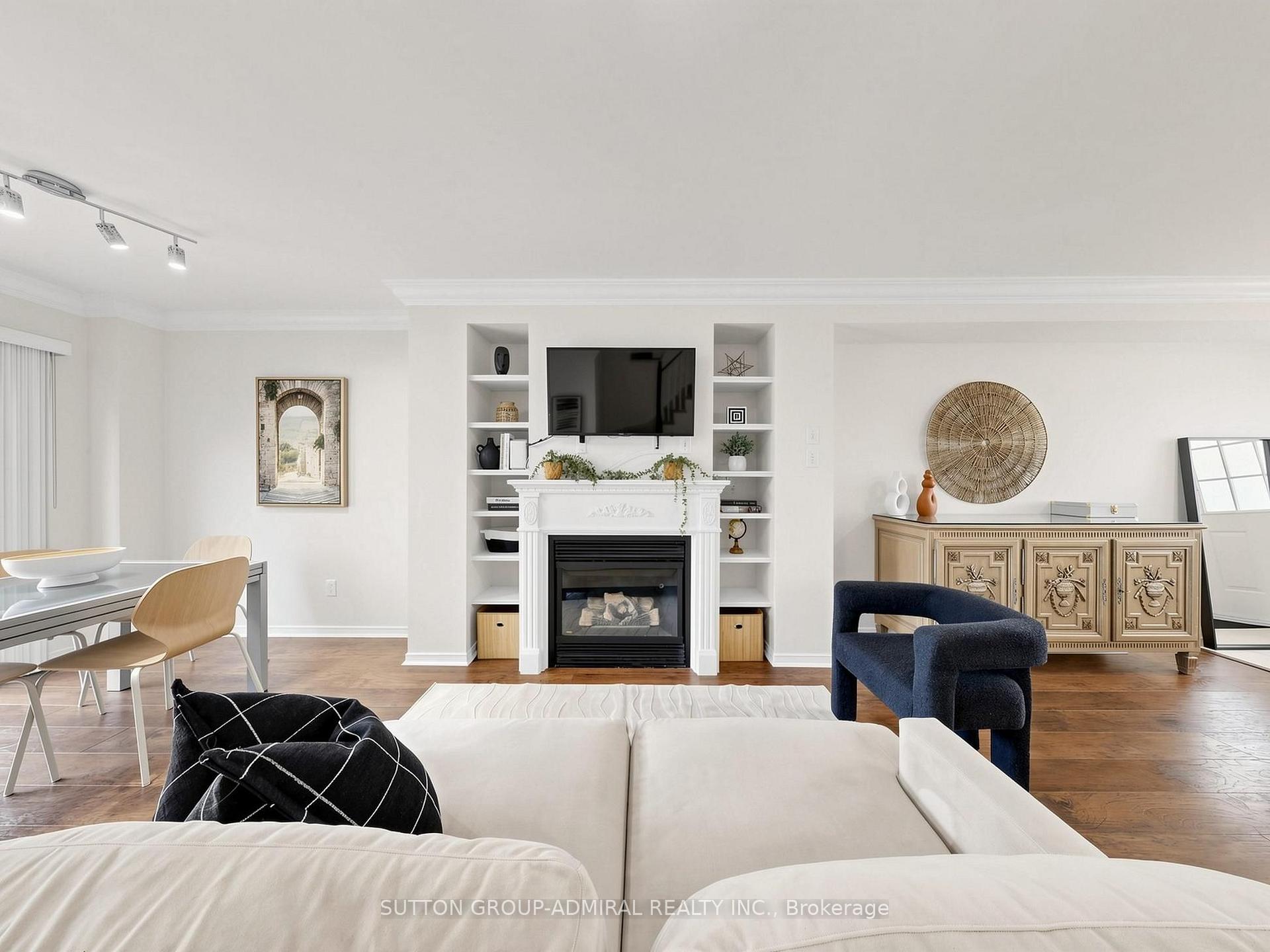 Photo 7 of 12 Elderbrook Crescent, Vaughan, Patterson — HOMEH