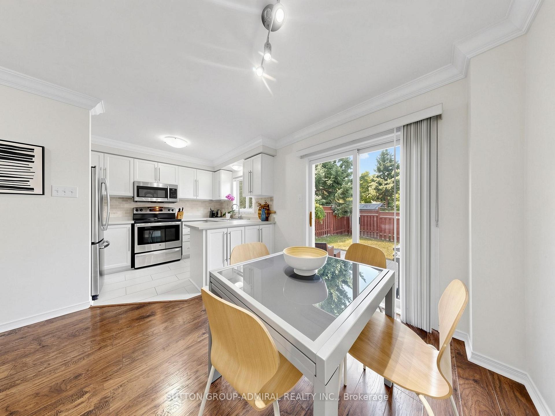 Photo 9 of 12 Elderbrook Crescent, Vaughan, Patterson — HOMEH