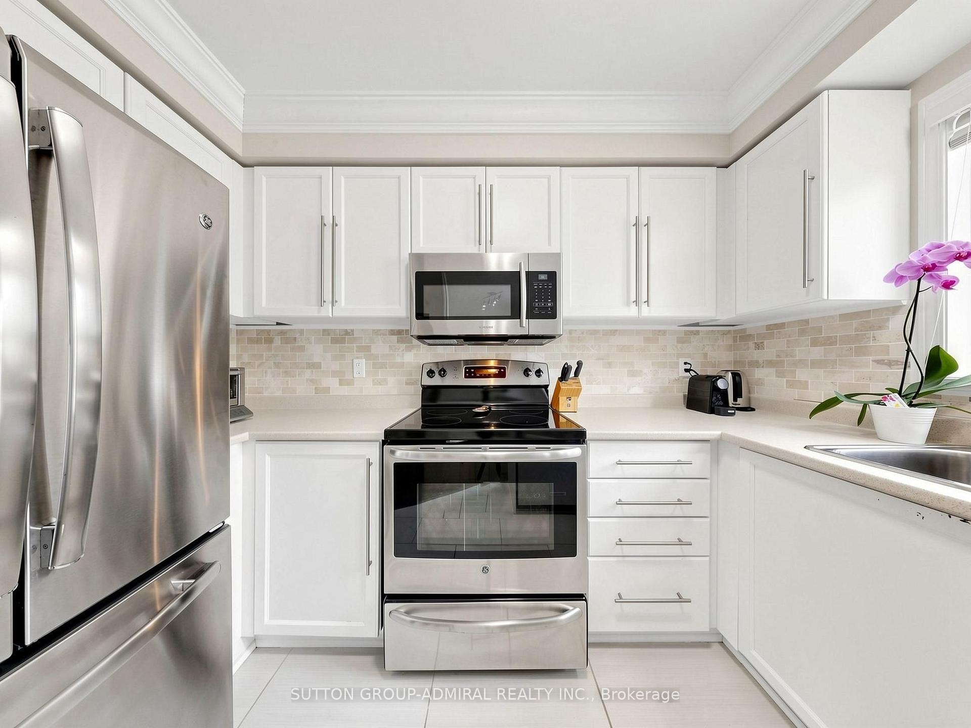 Photo 11 of 12 Elderbrook Crescent, Vaughan, Patterson — HOMEH