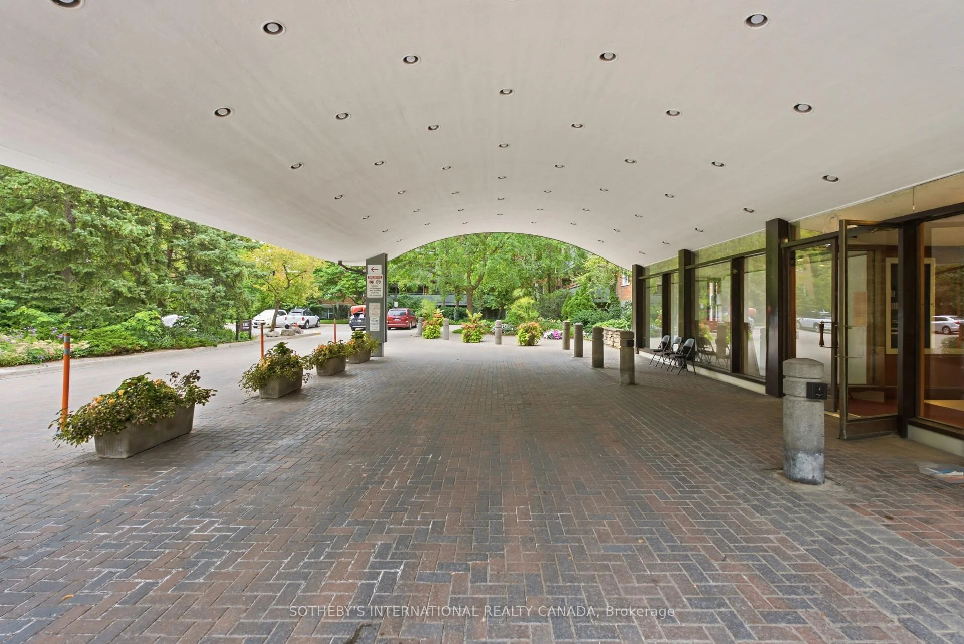 Photo 9 of Unit 947, 21 Dale Avenue, Toronto, Rosedale-Moore Park — HOMEH