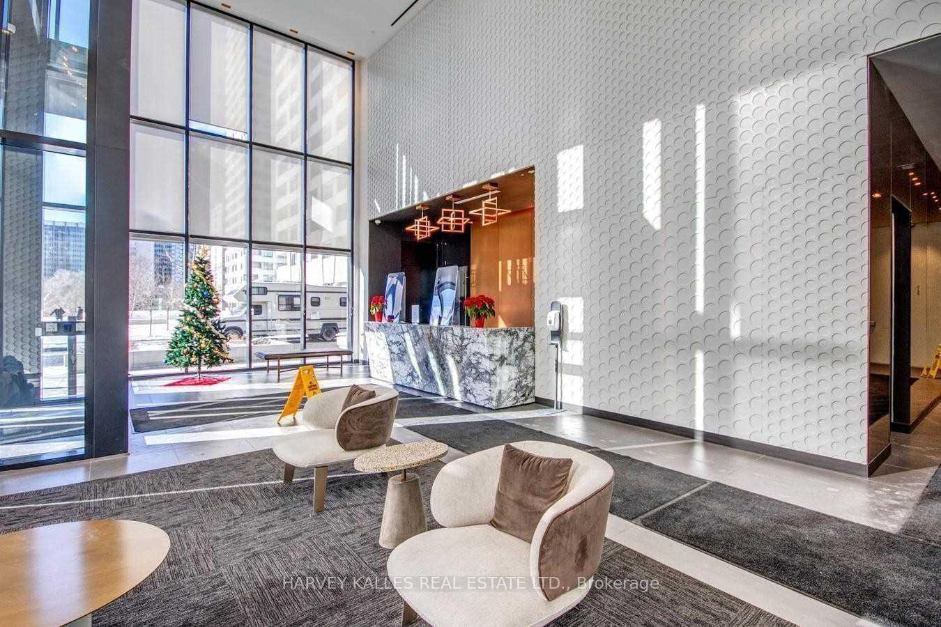 Photo 2 of Unit 1602, 11 Lillian Street, Toronto, Mount Pleasant West — HOMEH