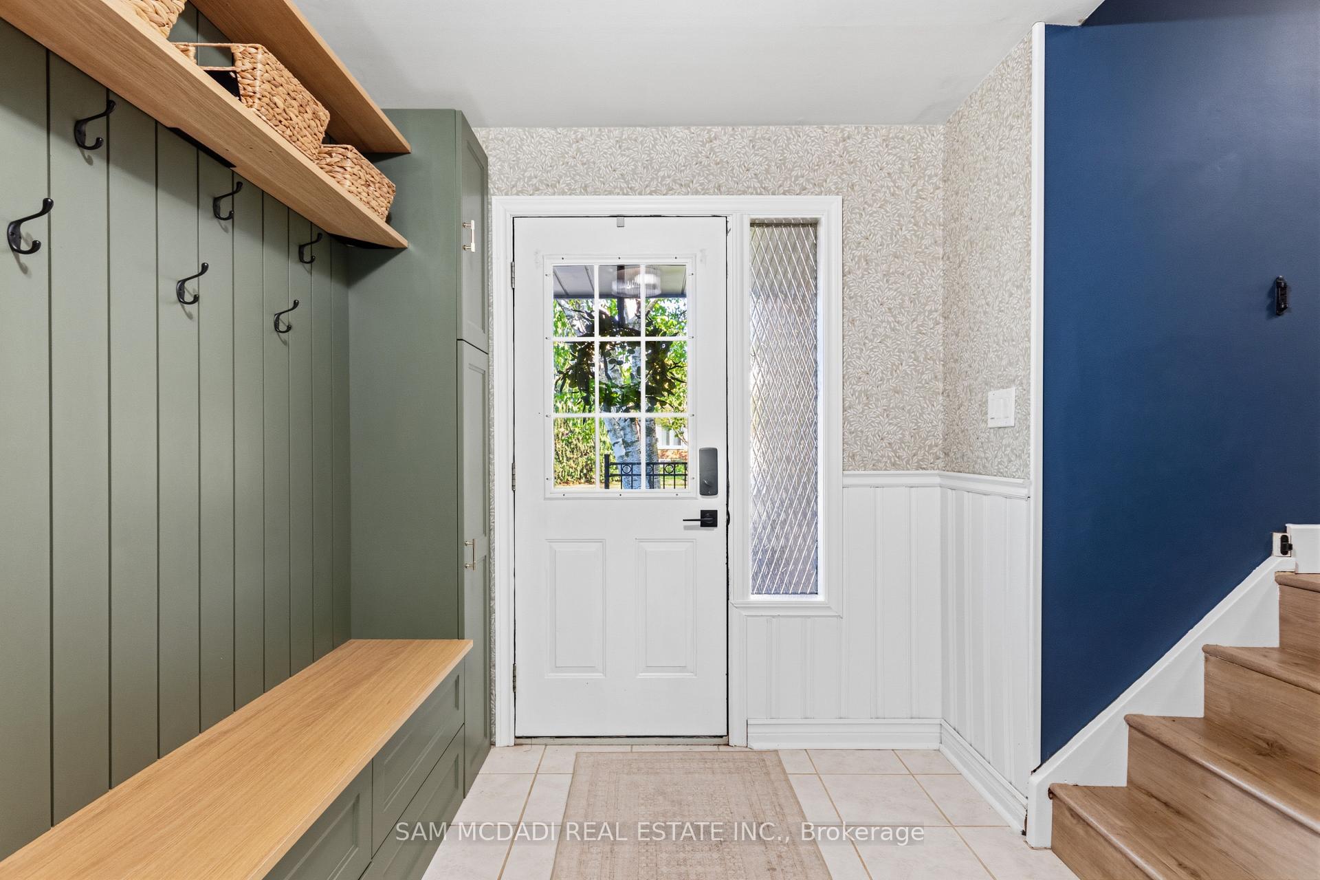Photo 5 of 32 Milverton Close, Hamilton, Waterdown — HOMEH