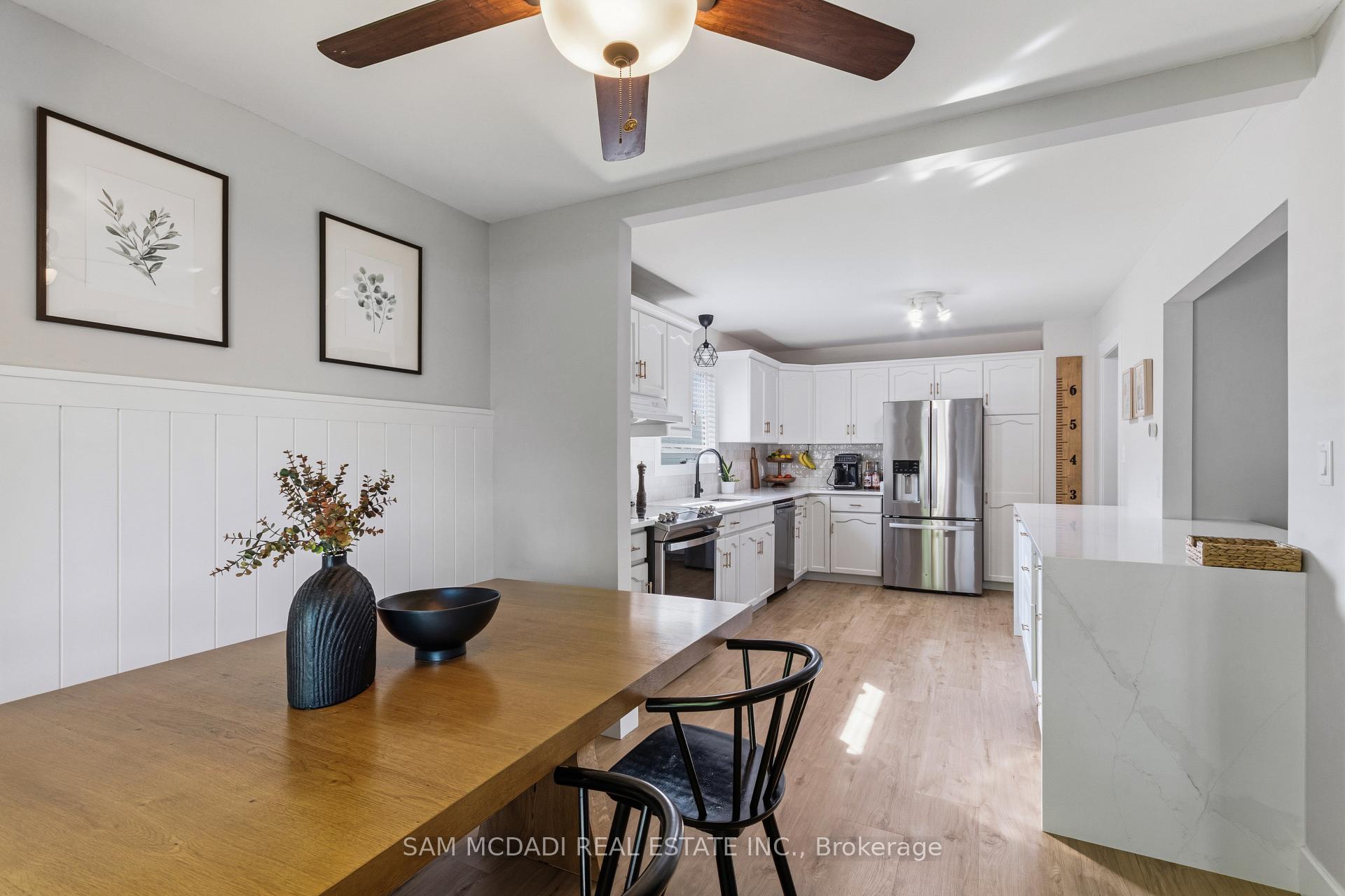 Photo 11 of 32 Milverton Close, Hamilton, Waterdown — HOMEH
